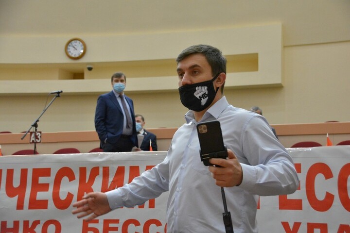 Срочно! «Руки прочь от Бондаренко!» Депутаты выйдут с требованиями к АП 8 февраля
